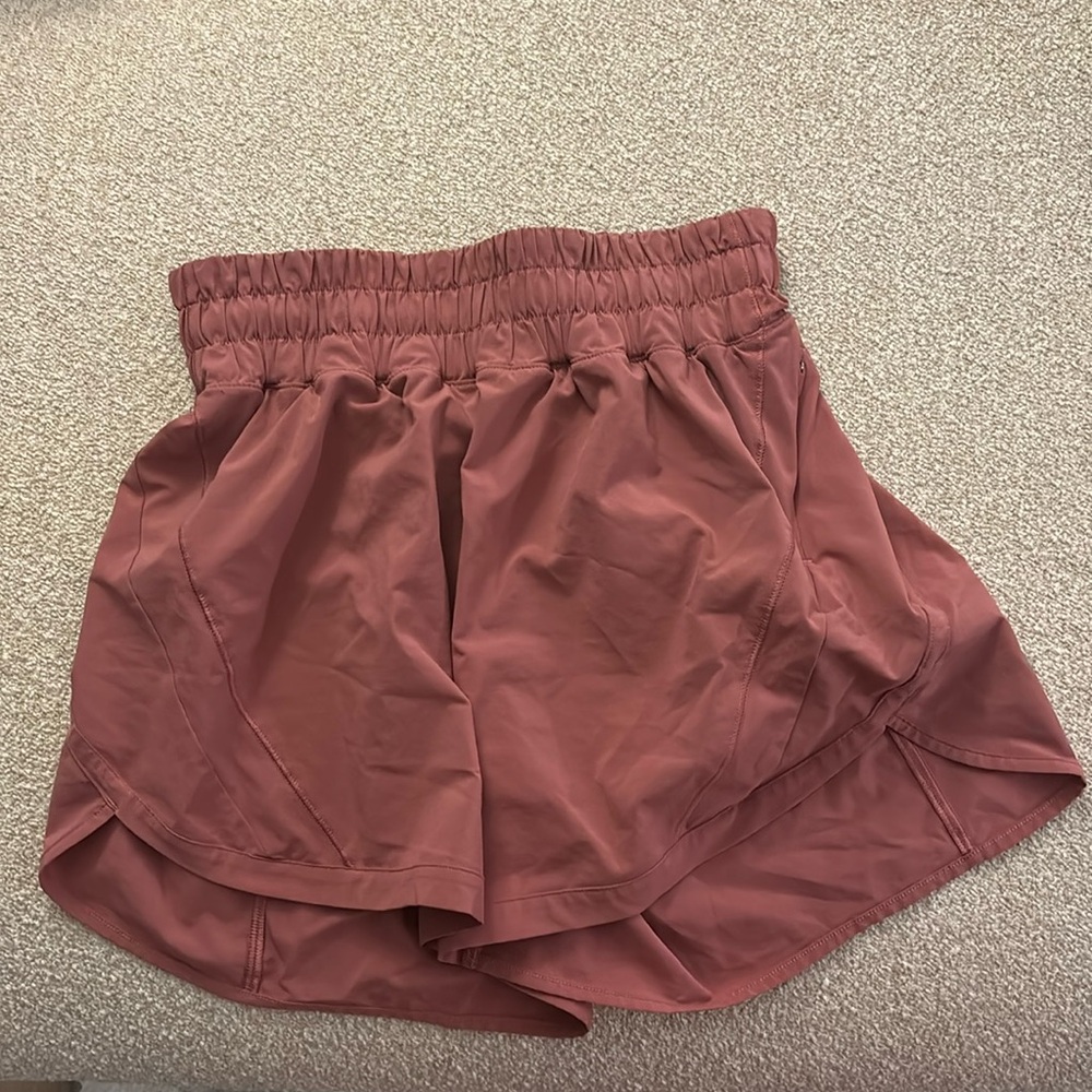 lululemon mauve shorts